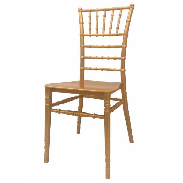 Silla Chiavarina dorada con cojín de tela.