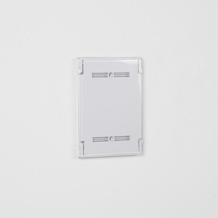 CL-PA6 - Targa linea Clear fondo ABS bianco formato A6