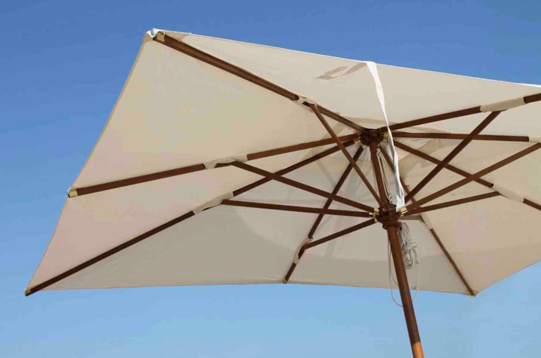 Parasol en bois avec mât central et toile rectangulaire